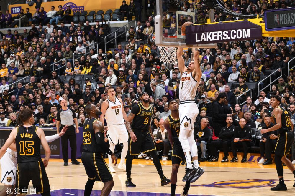 精密布局的 精密布局的